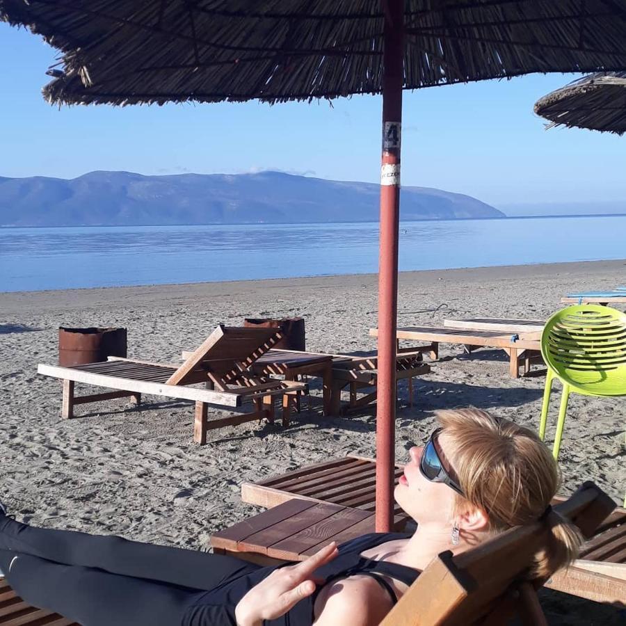 Pinegroove Hostel Vlora Exterior photo